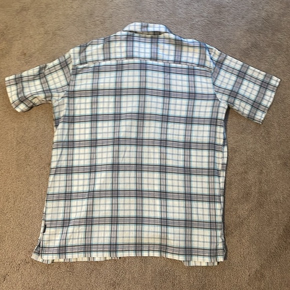 Patagonia Orgnaic Cotton Textured Button Down Shirt - Picture 2 of 8